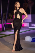 Vestido largo elegante con abertura y escote halter